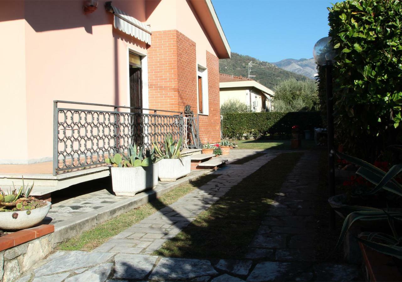 كارارا Villa Chiara Affitta Camere المظهر الخارجي الصورة